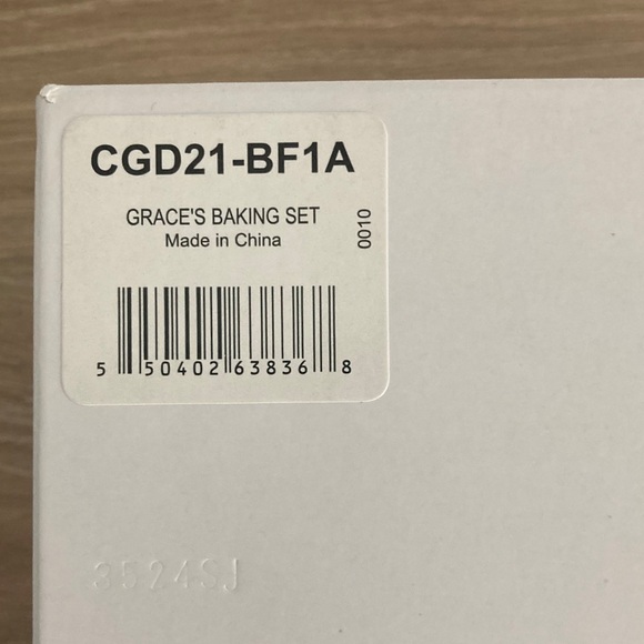 American Girl doll girl of the year 2015 Grace’s baking set new in box - Picture 4 of 4